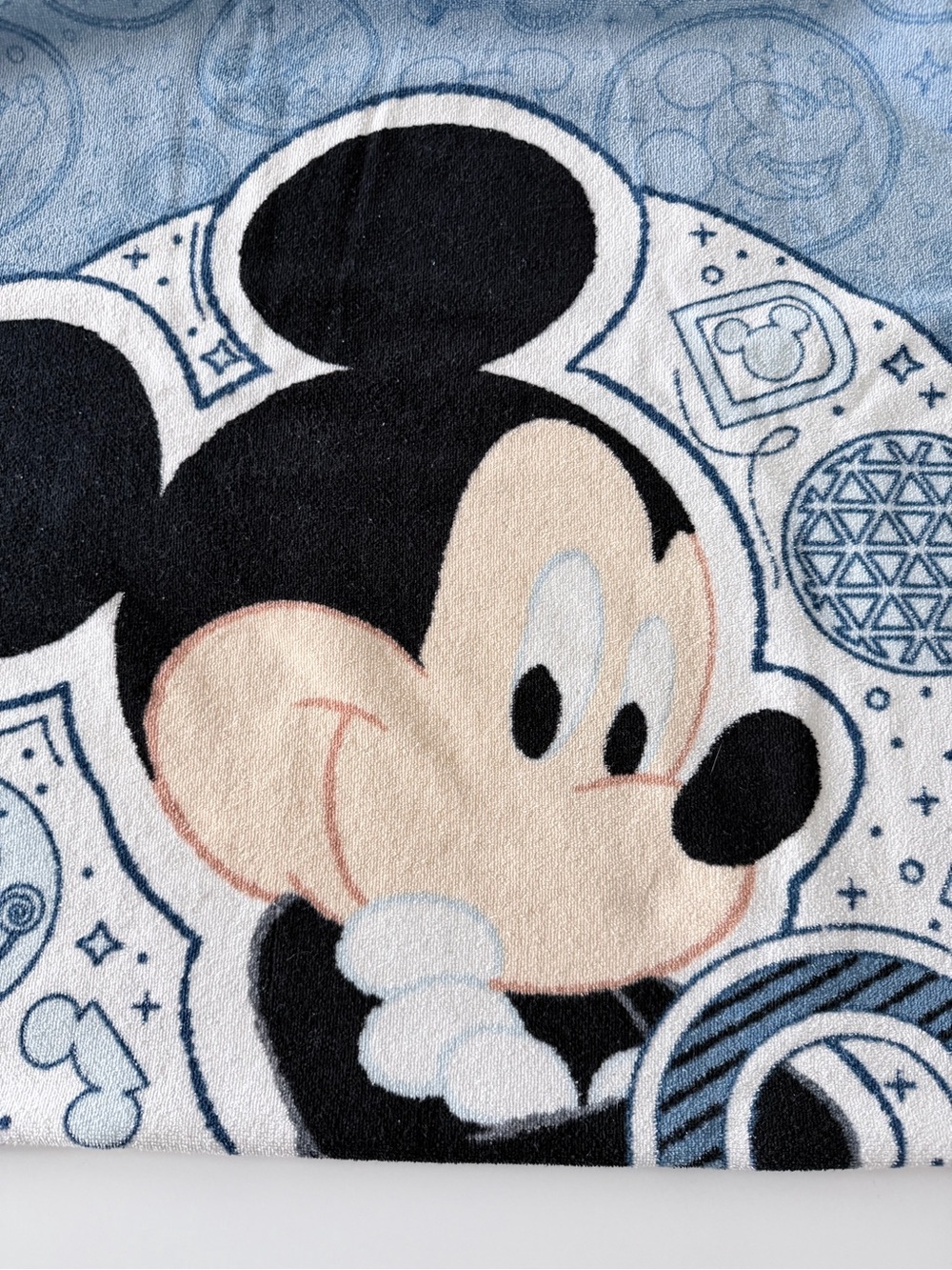 Disney Parks Mickey Mouse 2018 Walt Disney World Beach Towel